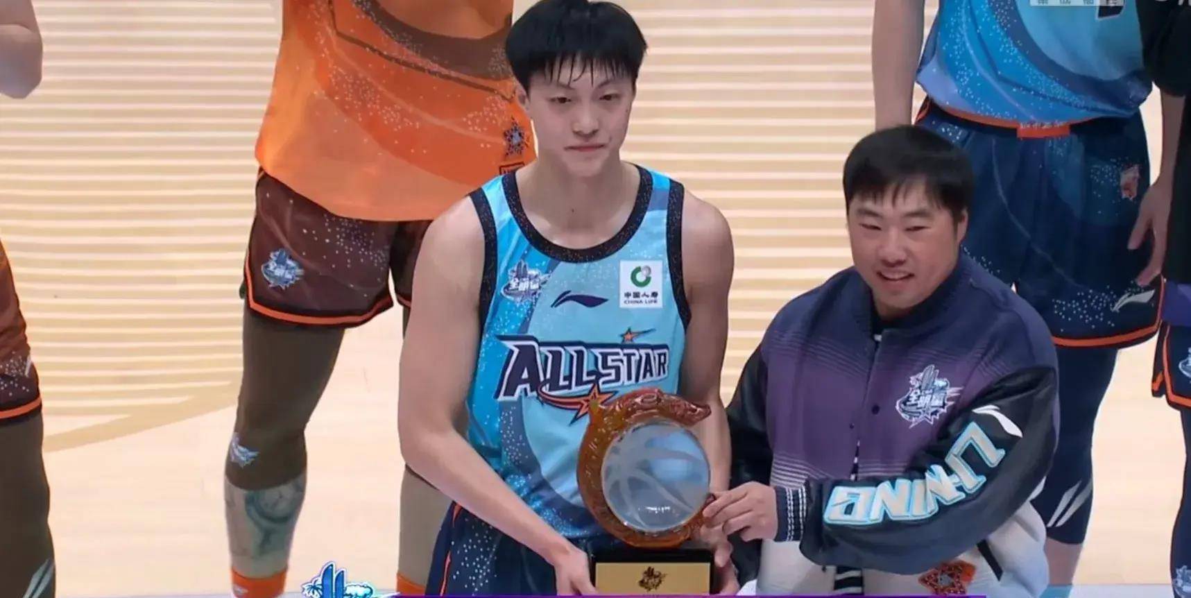 原创全明星赛胡明轩mvp南区末节一波流击退北区