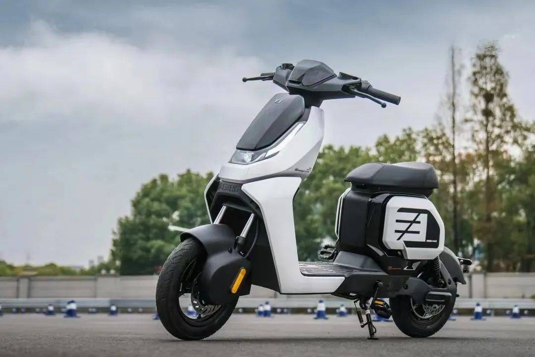 如何看待2024年钠电池在电动两轮车的应用前景?_搜狐汽车_搜狐网