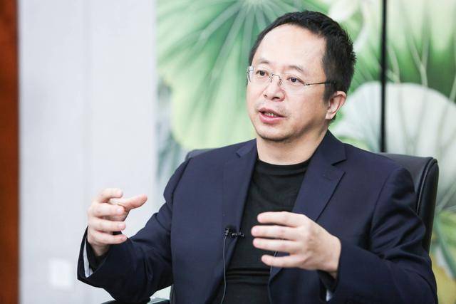 全国政协委员周鸿祎:寻求大模型垂直化和产业化落地,赋能百行千业