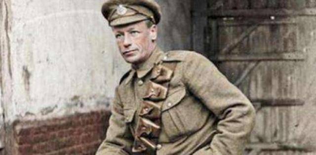 男子10年内被雷劈3次,全身瘫痪致死,4年后墓碑又被劈得粉碎_萨摩_福特