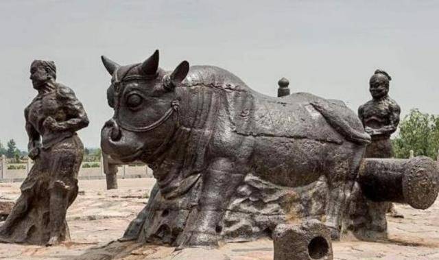 唐朝70吨"黄河铁牛"被捞出,露天随意摆放却不保护?