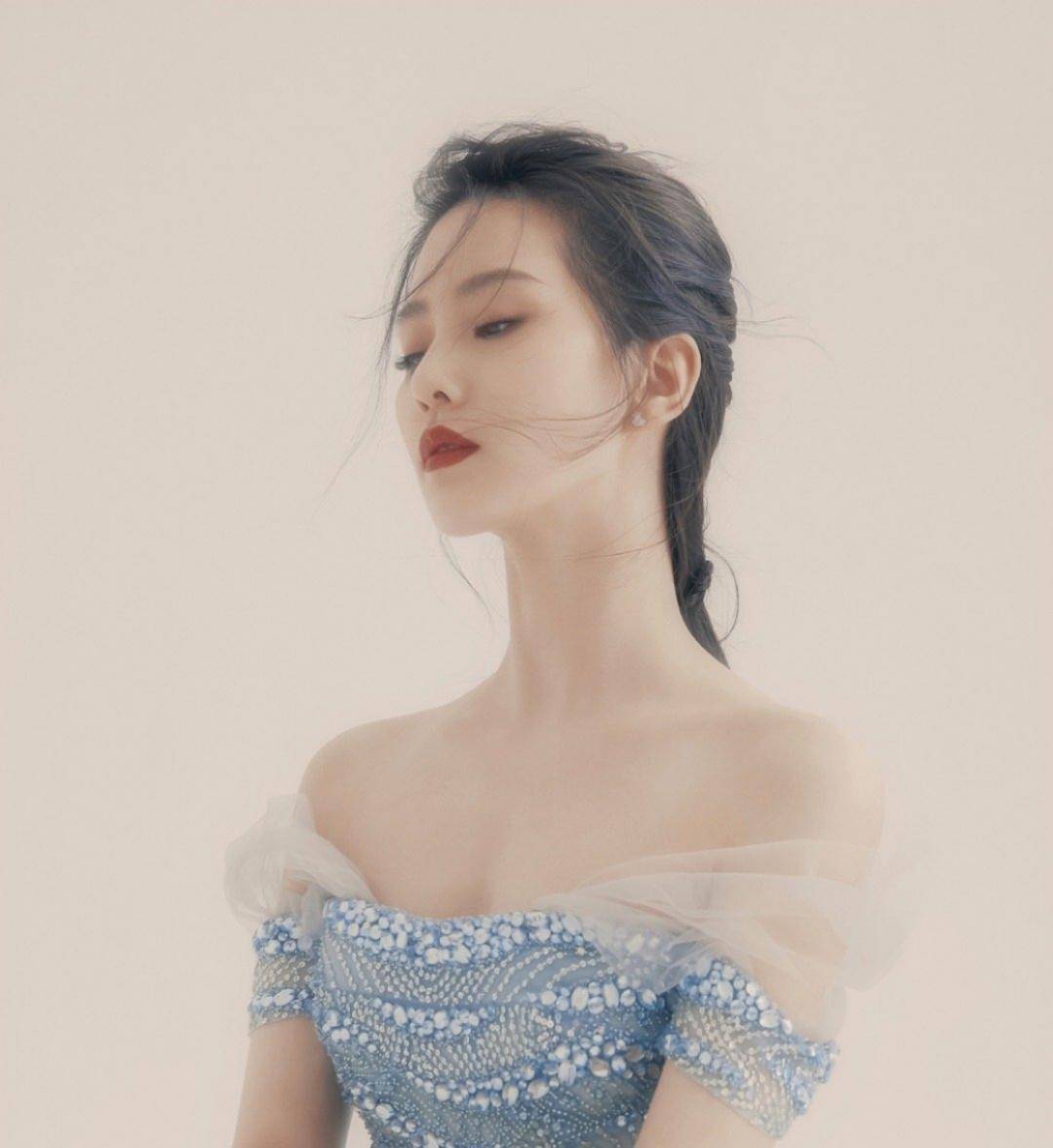 原创妈妈颜值solo出道系列宋妍霏妈知性张馨予妈精致她妈妈更绝