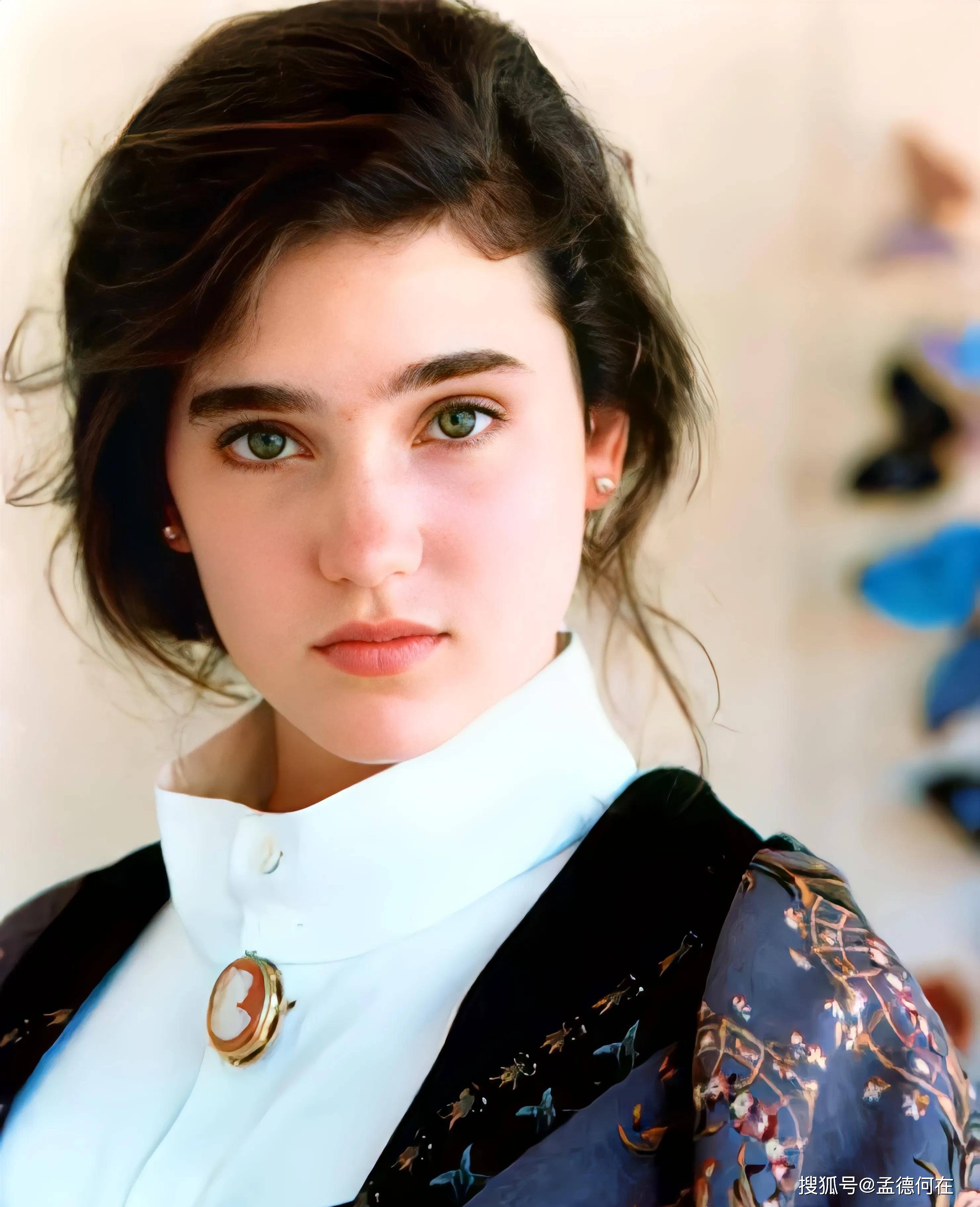 詹妮弗康纳利的身材更是让人眼前一亮.