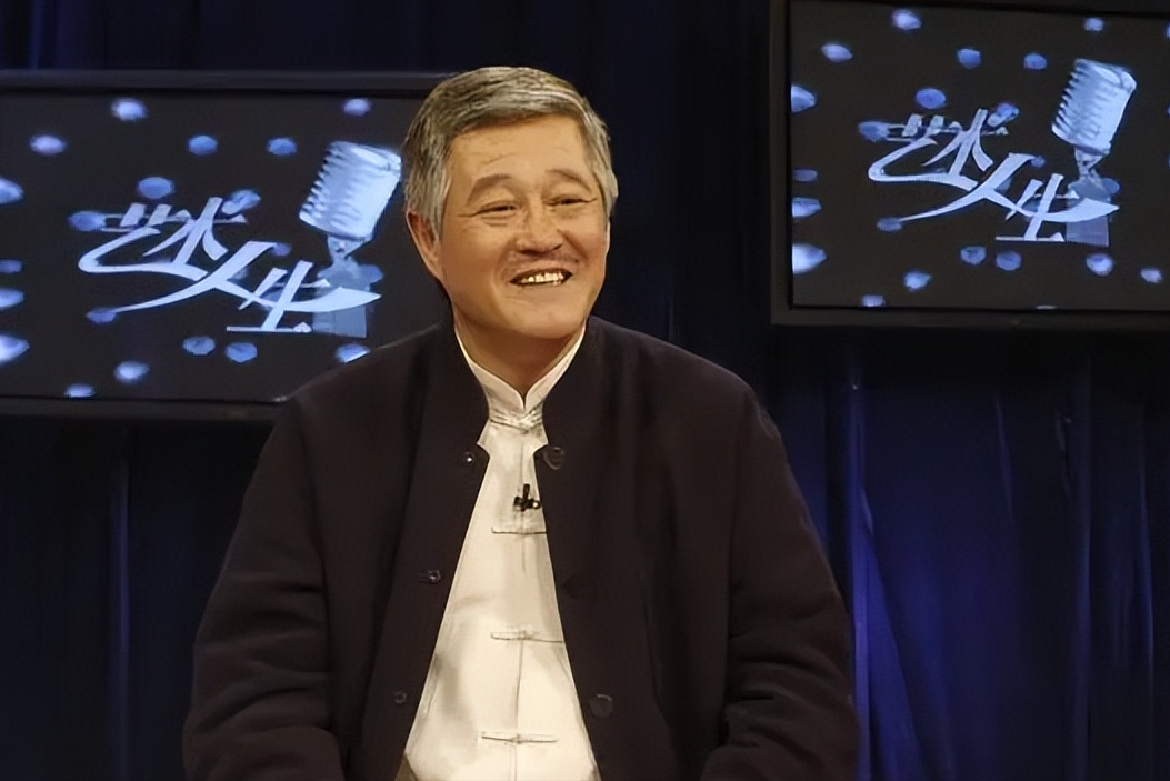 赵本山参加好友追悼会!只待两个小时紧急回京,正好赶上女儿生子