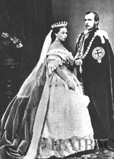 却在女王墓中发现了他的一缕头发和一张照片_约翰·布朗_王室_丈夫