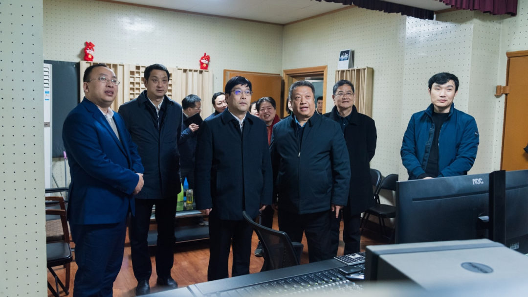 省委常委宣传部部长琚朝晖到湖北长江电影集团调研