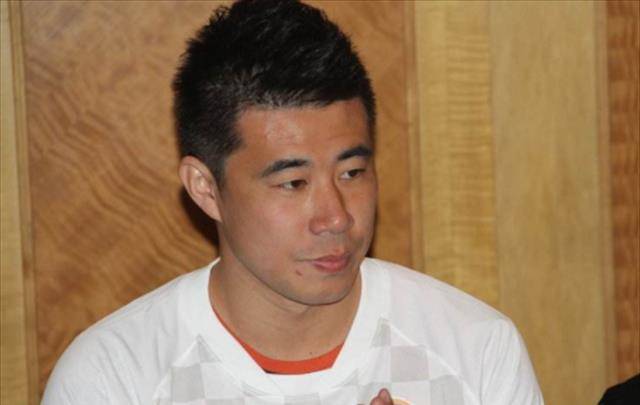 原创董方卓近况为了赚钱代言整容机构定居厦门养伤35岁喜得贵子