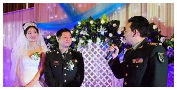 原创53岁三德子回家养鸡妻子身份曝光近况如何