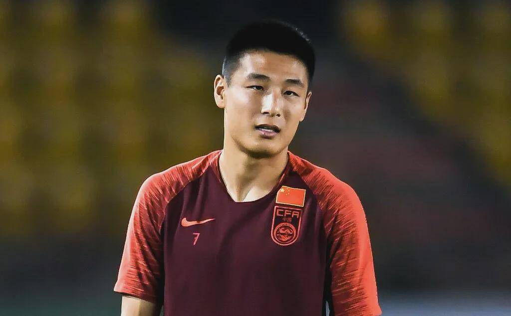 原创看了武磊回中超狂入2球才发现国足缺少范志毅那样能带节奏的人