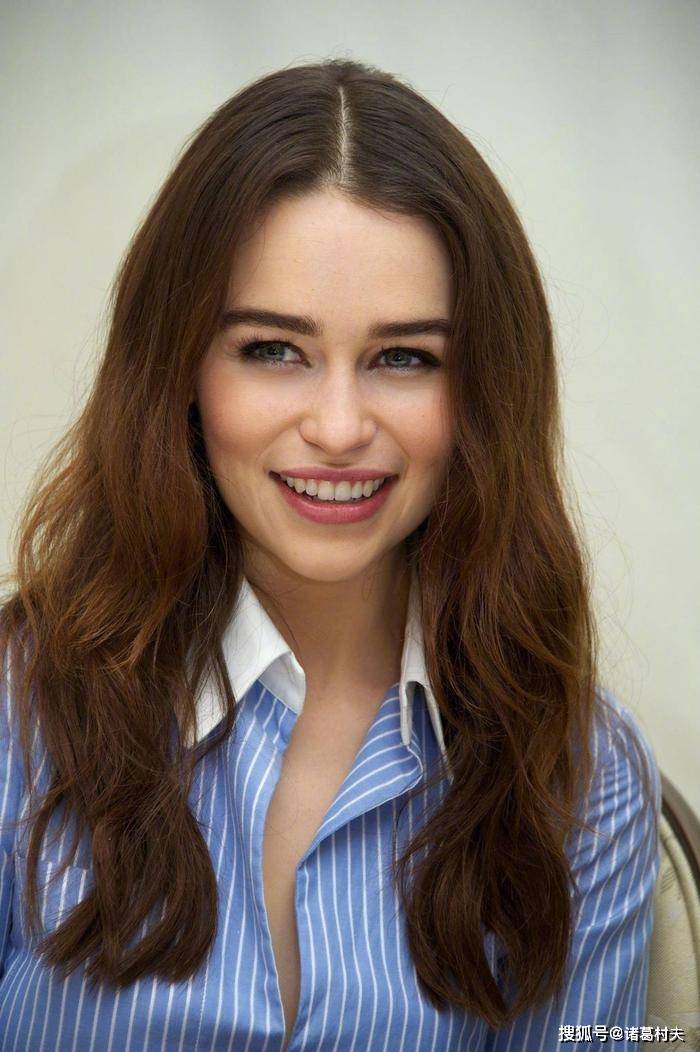 谁能顶得住!艾米莉亚克拉克写真赏_身材_都让人_魅力