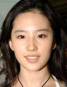 刘亦菲五官精致皮肤白皙,素颜照样"扛打",伪素颜妆容很重要_效果_眼线