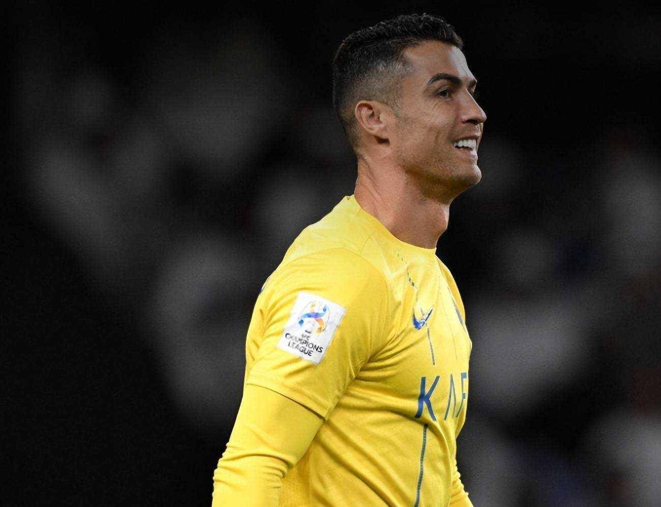 c罗亚冠首败,距门6米无人防守射门不进,连续9场破门_比赛_球迷_胜利