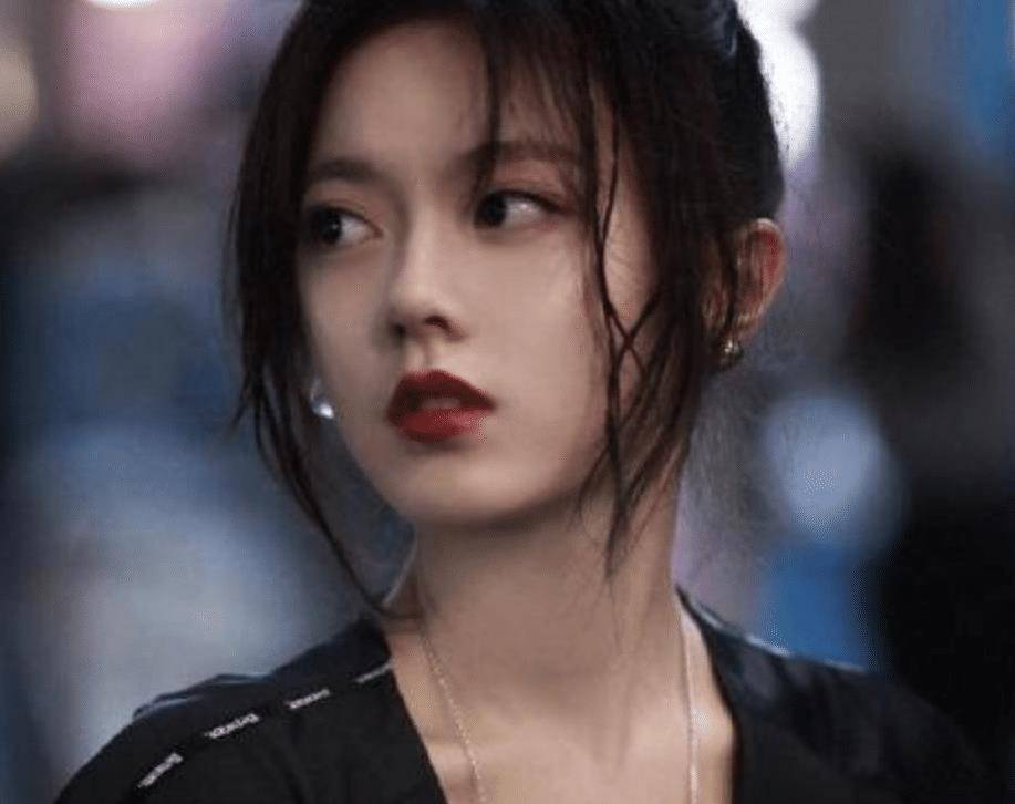 原创有种整容叫赵今麦化浓妆清纯少女秒变御姐完全判若两人