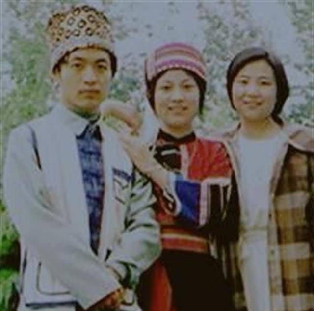 面与小三互诉爱意,她不阻止,反倒建议接来一起生活_顾城_谢烨_李英