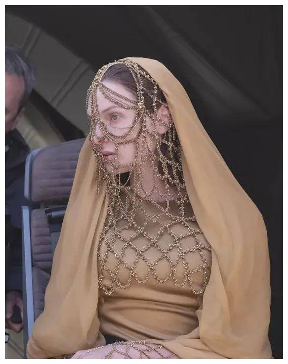 原创沙丘2火爆来袭维氏美学再现预期持续追捧