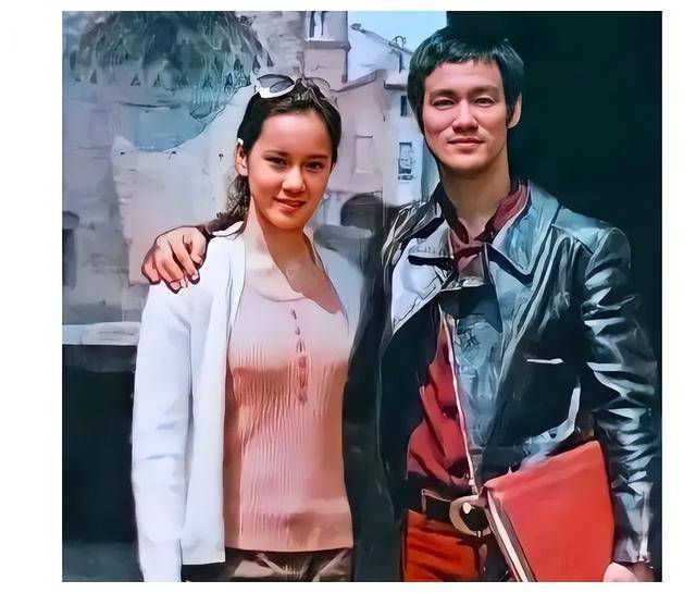 随后,苗可秀陆续参演了李小龙的电影《精武门》,《猛龙过江》等作品