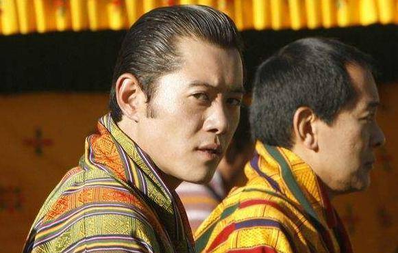 我们不得不承认不丹国王室里面真的有很多的美女,国王的那三个姐妹都