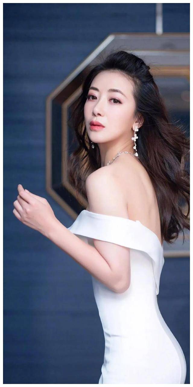 原创风华绝代性感妩媚的古装女神陈紫函闪耀登场