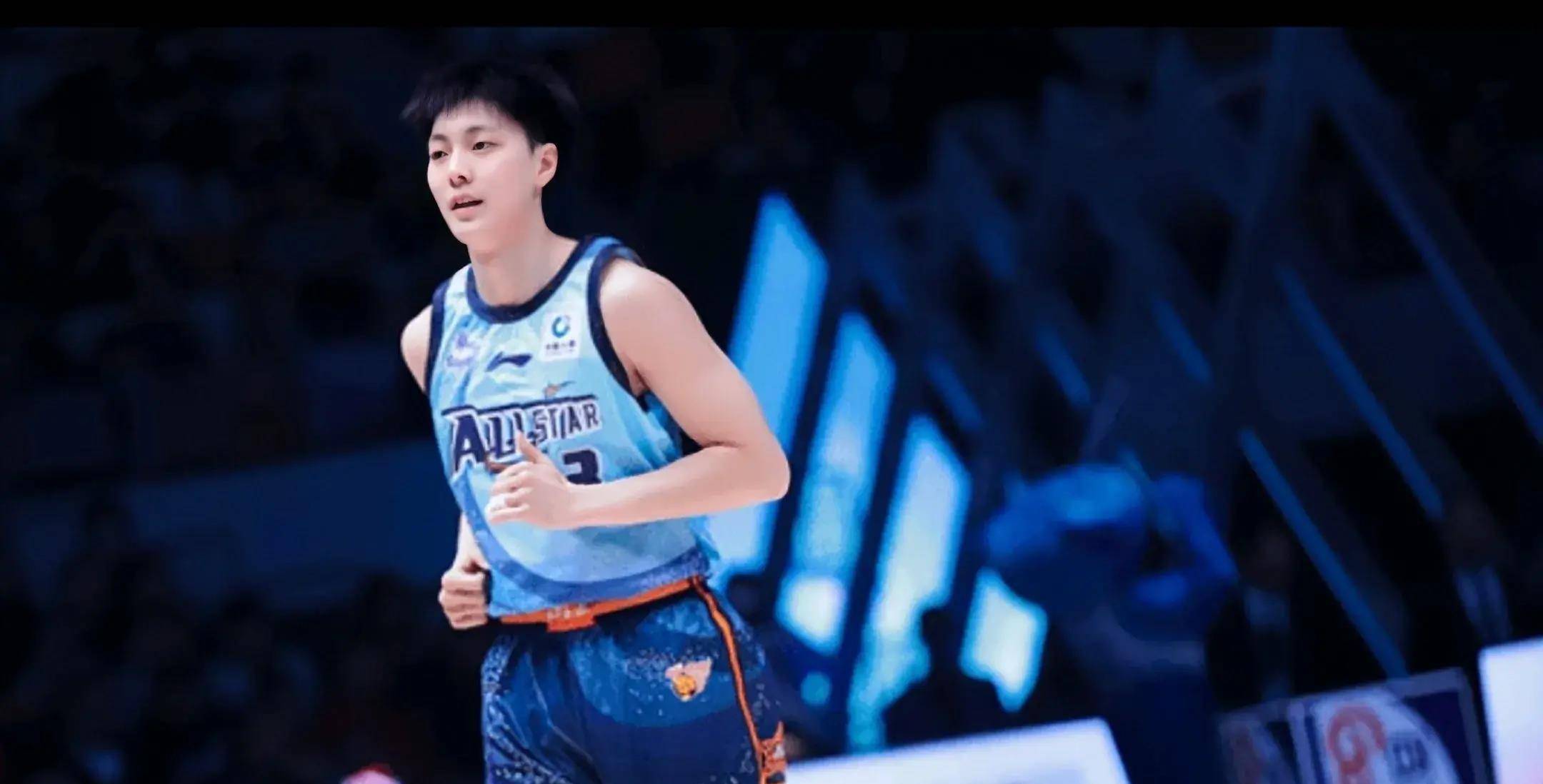 原创胡明轩夺得全明星mvp南区全明星大胜北区全明星