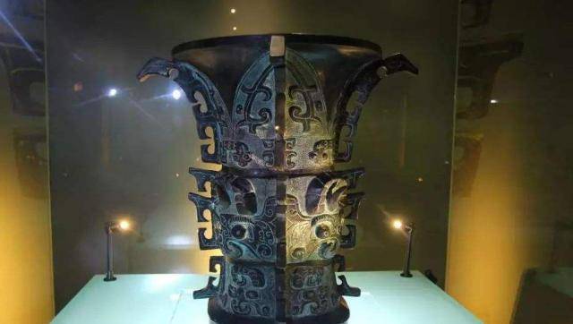 原创专家回收站发现青铜器30元捡漏后仰天大笑说价值超3亿元