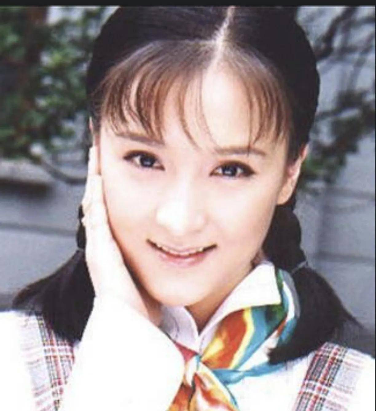 《情深深雨蒙蒙》里骄纵任性的陆梦萍,已嫁富商多年生活惬意_乐珈彤