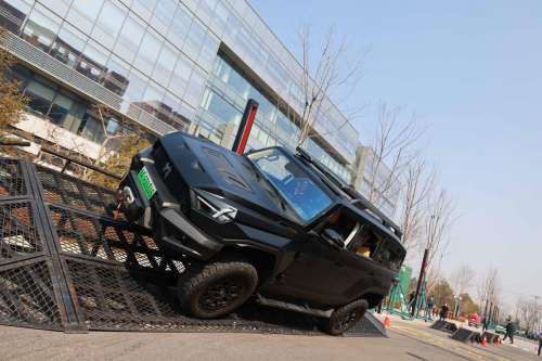 颜值高,品质好,猛士917成京东员工"人生第一台必选车"_搜狐汽车_搜狐