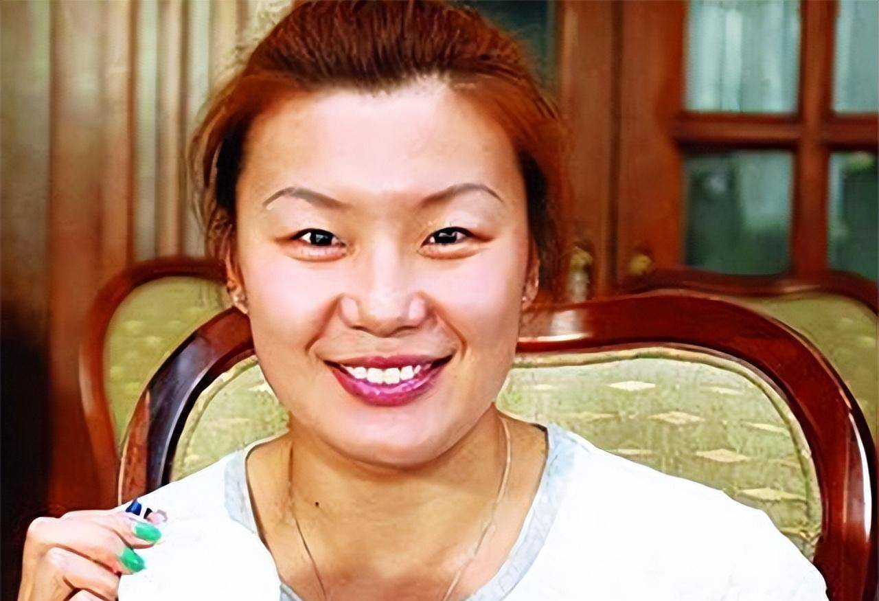 原创亚洲蝶后周雅菲嫁给cba二婚男如今儿女双全堪称人生嬴家