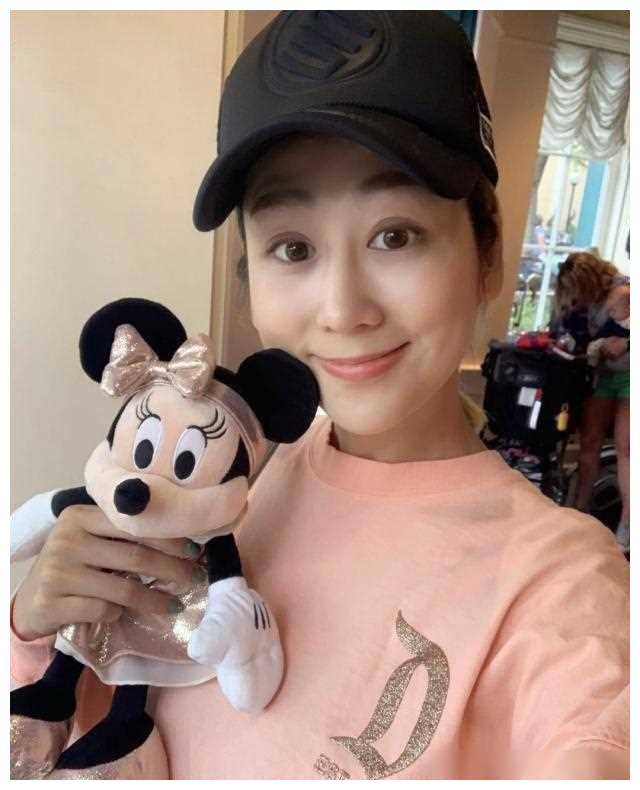 花心陈浩民结婚名模湖南籍四处漂泊带妻子四子行走