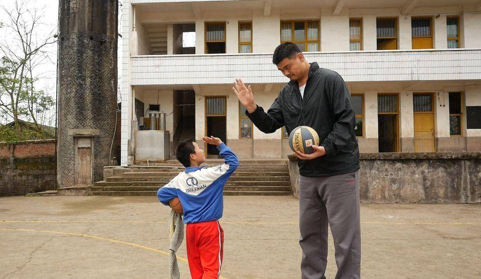 姚明遭前国家队球员公开炮轰_篮球_中国篮协_职业