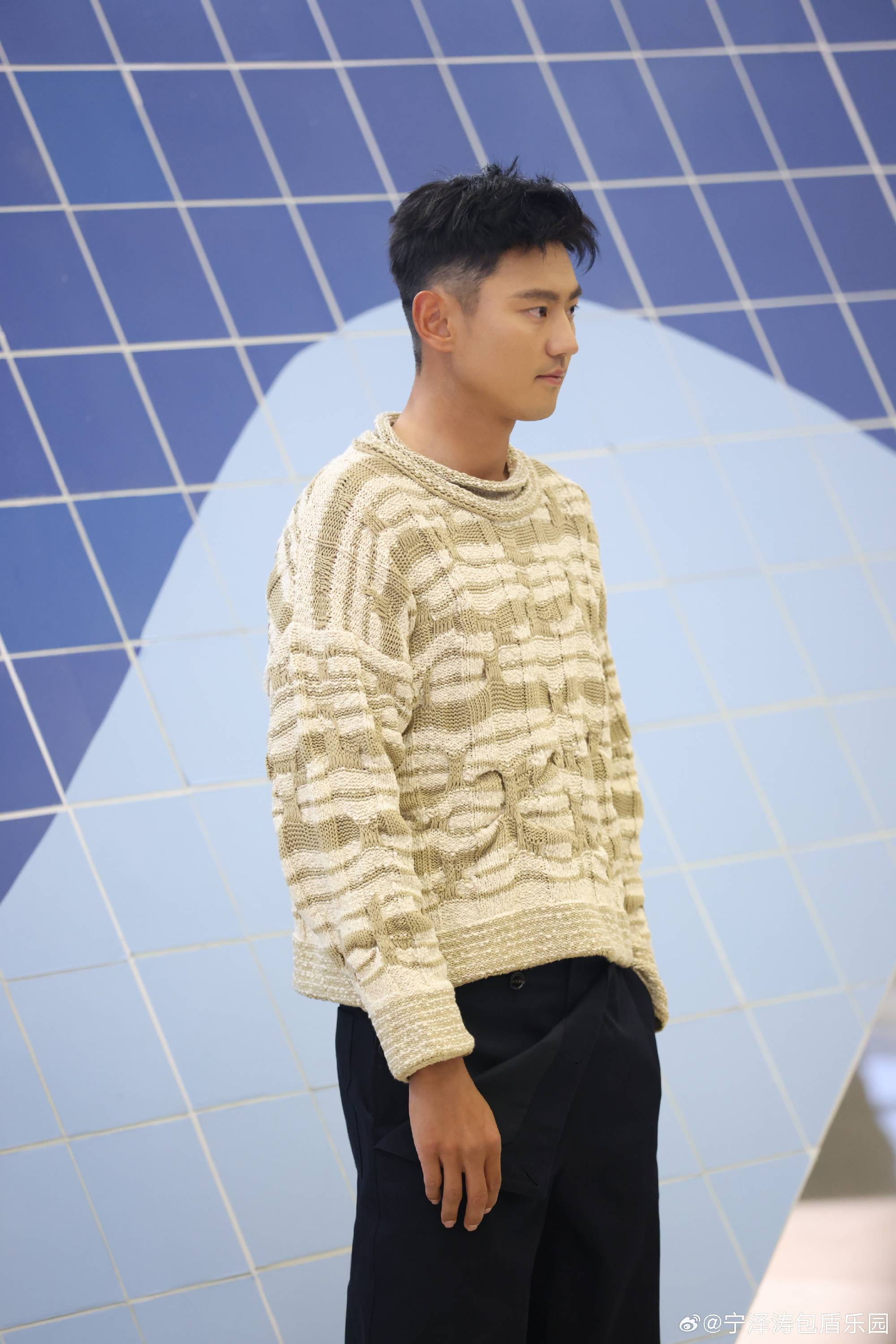 原创又一体坛男神发腮了宁泽涛久违现身风采依旧脸变圆仍帅气