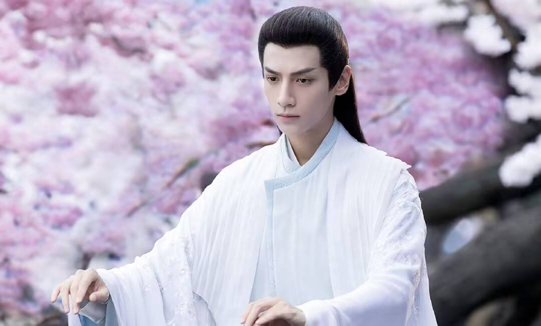 原创罗云熙吴倩首搭古装郑业成胡意旋加盟燃青灯即将启动