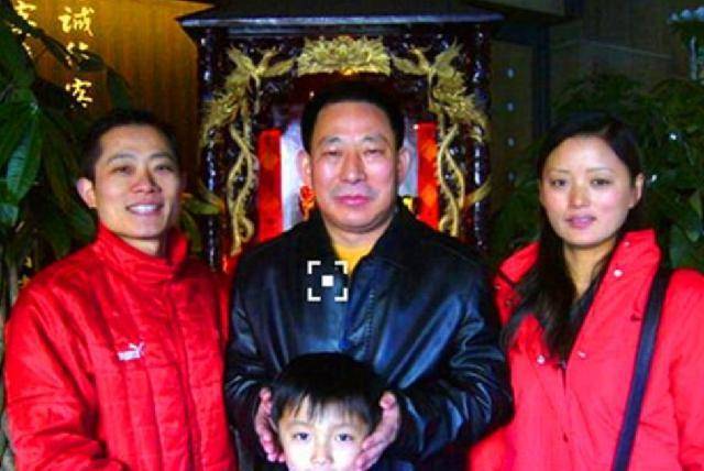 为夫妻,因生二胎丢掉饭碗,二胎长大后赚千亿回报_严介和_爱情_张云琴