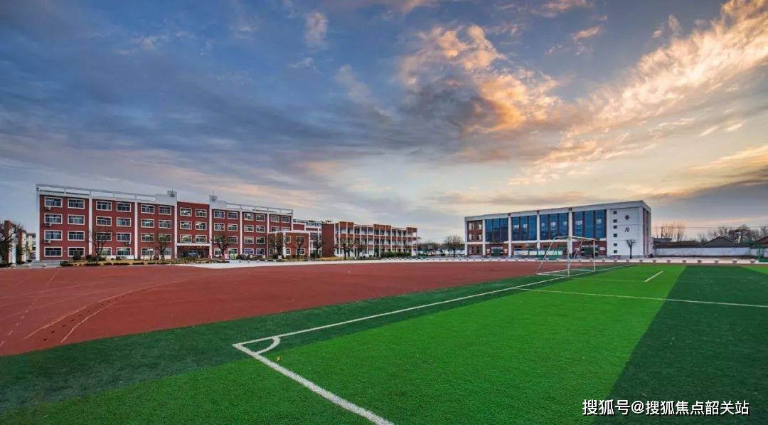 教育方面,项目距离省一级黄边小学仅500m,此外在小区内配建公立幼儿园