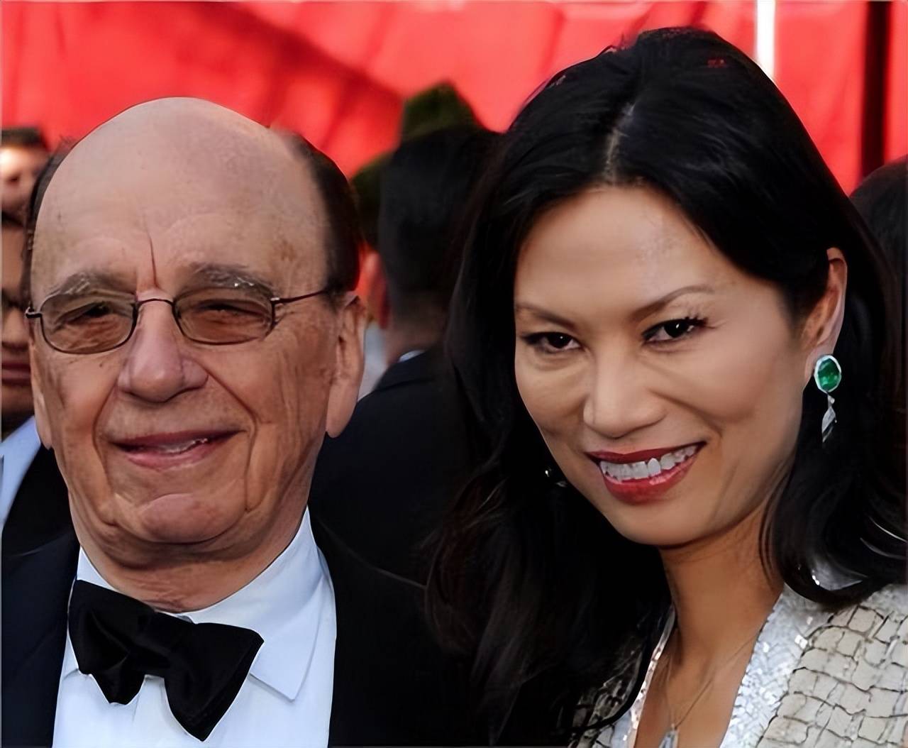 原创93岁默多克再订婚媒人是前妻邓文迪离婚后她还能分走270亿