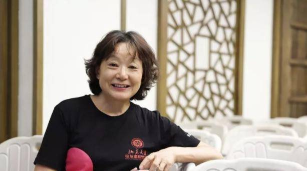 原创高考第一位女状元刘学红白天种地晚上读书语文差1分就满分