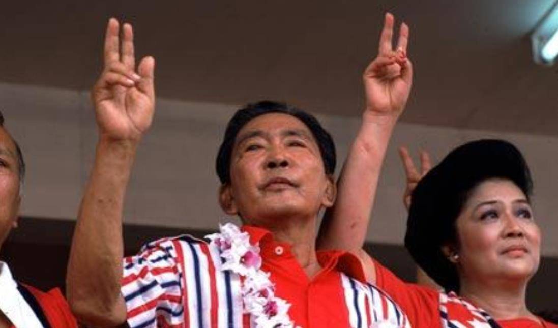 原创世界第一巨贪家藏数吨黄金有29架私人飞机拖垮该国经济