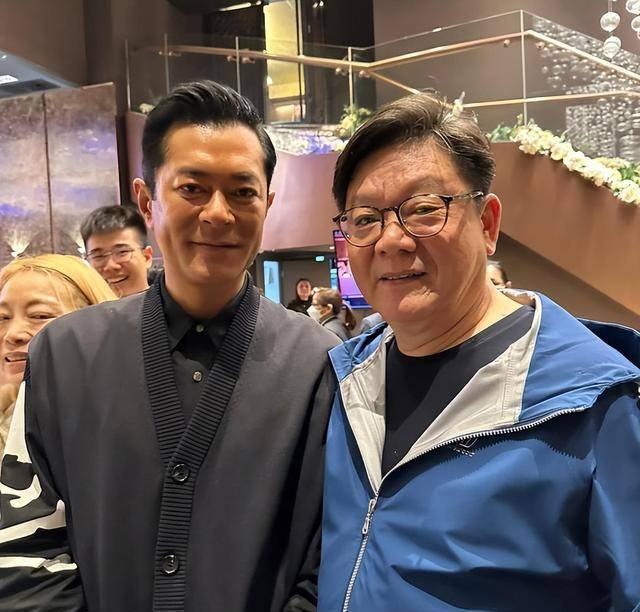 古天乐现身泰国拜四面佛送4头金象眼神成头条王石夫妇也来