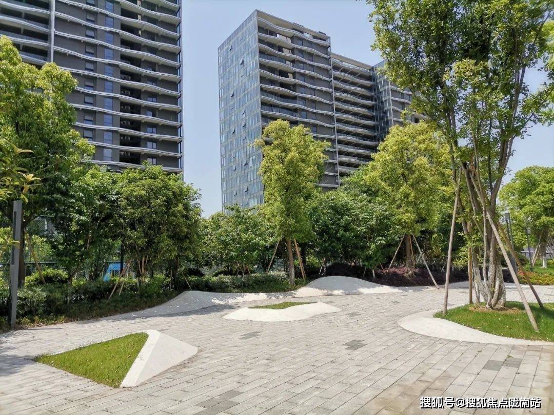 钱塘one6号楼售楼处西湖楼盘详情钱塘one6号楼房价户型交通小区环境