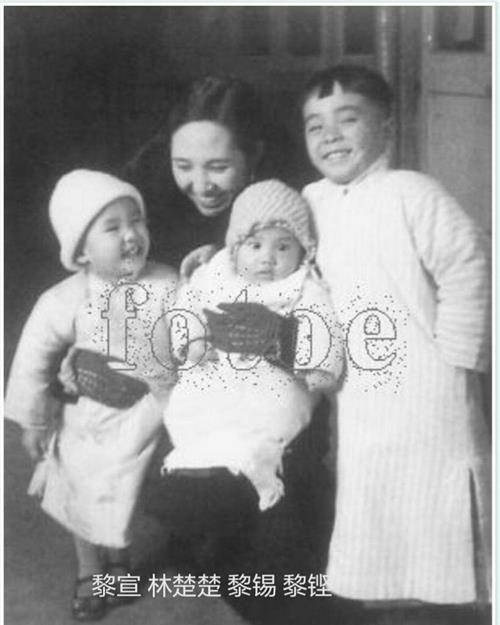 加班到深夜回家妻子不开门,37的他在公园静坐许久,最终投湖自尽_黎铿