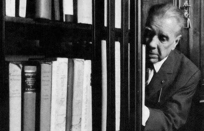 原创博尔赫斯惊艳世界的失明作家独身68年却在去世前2个月结婚