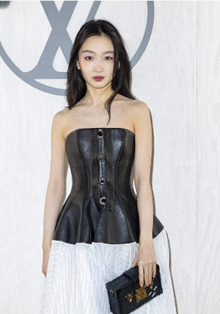 周冬雨合照风波升级,陈可辛曾评价其为"最难搞"女演员