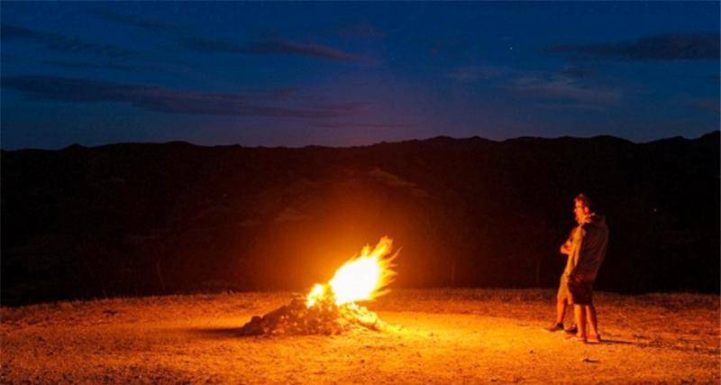原创世界上最没面子的火山高12米本地人经常用它的火来烤肉
