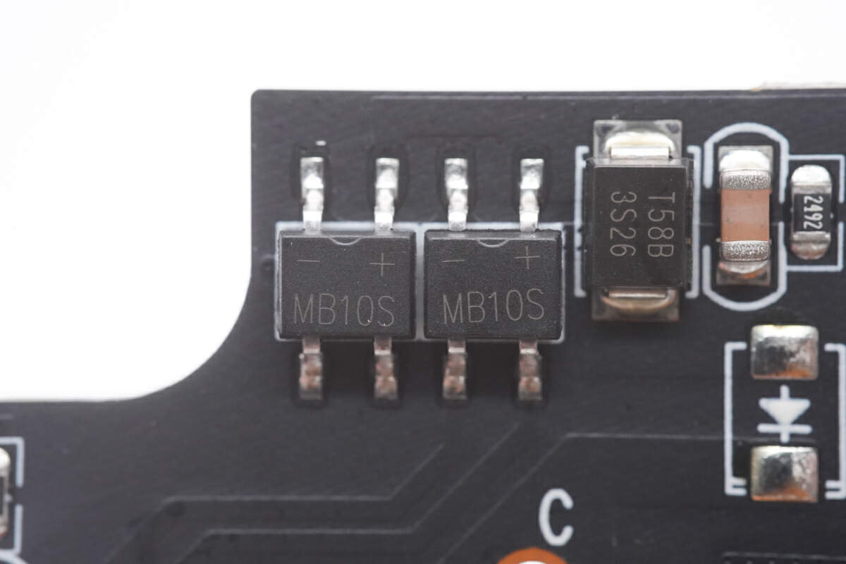 支持移动侦,中兴400w像素高清智能摄像头拆解_型号_芯片_机身