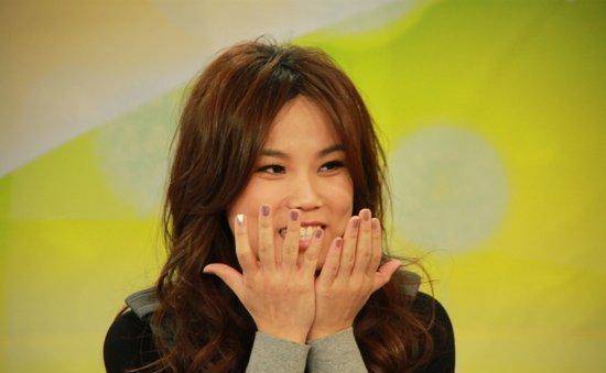 如今商演被取消收入大减,今做房产销售端茶倒水_李佳薇_因为_中介