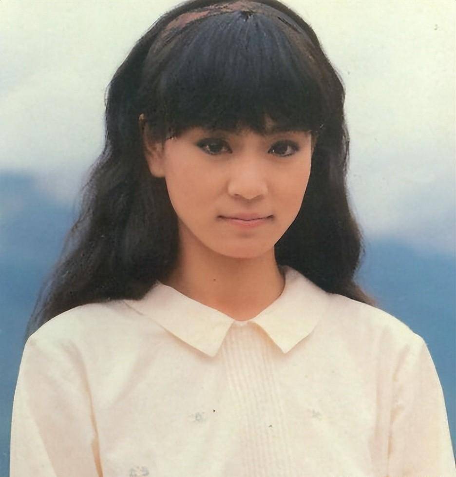 年轻时的刘雪华,颜值不输任何人,难怪能被琼瑶选上_电视剧_气质_美人