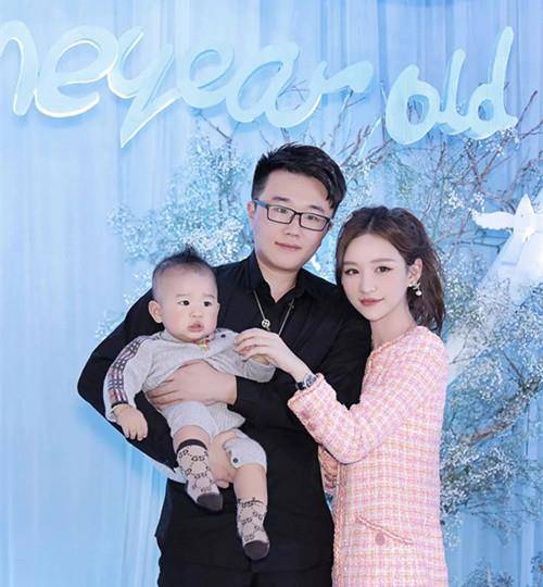 原创和王思聪分手后她活成豪门又嫁入豪门一日狂赚金额高达3亿