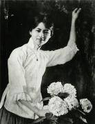 不过最开始也说了,这种矛盾,只能算是一种文风上的矛盾,冰心的生活是