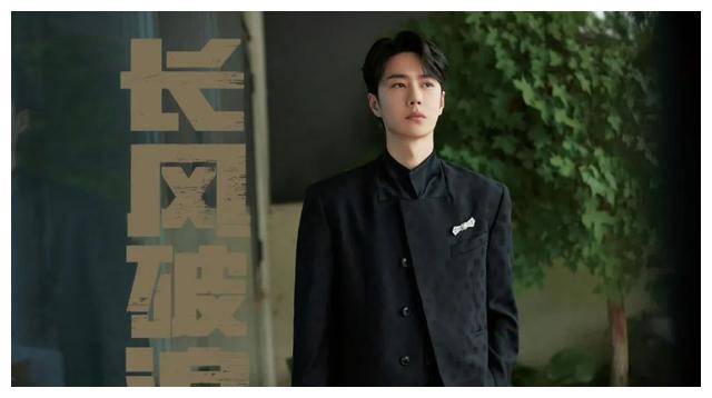 原创王一博现身巴黎欧洲大使代言神秘新品