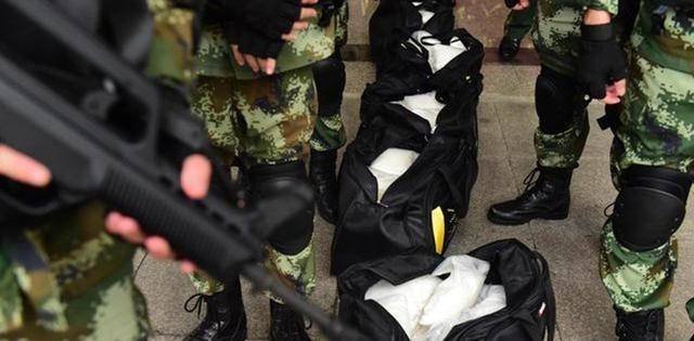 他曾是湖南特种兵,退伍后却成"悍匪",跨境流窜娶了5个老婆_文斌_部队