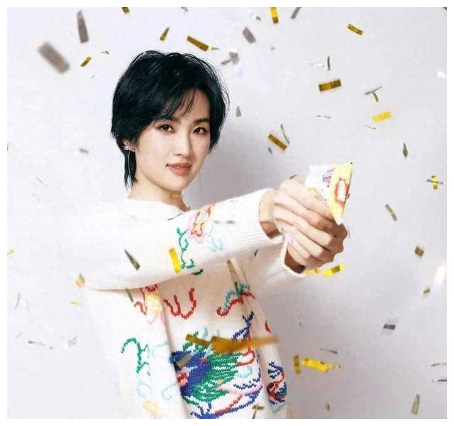 这段时间华为二公主姚安娜让演绎圈热闹起来